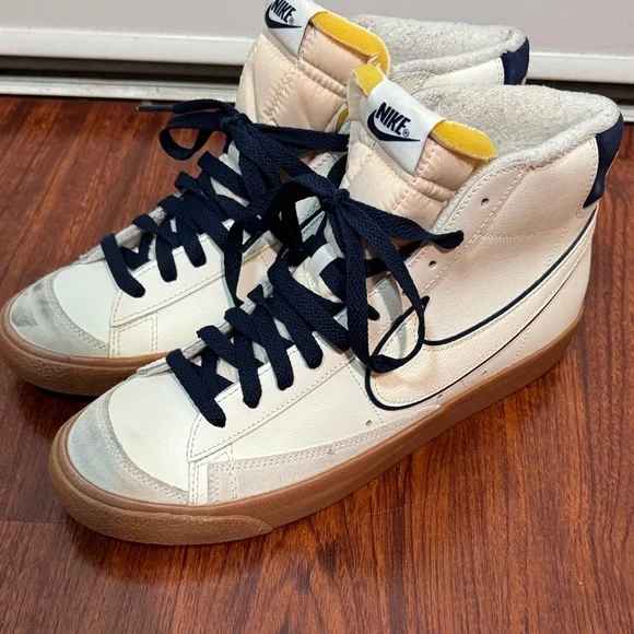 Nike High-Tops Blazer Mid 77 Premium  with Navy Gum Sneakers - Picture 3 of 8